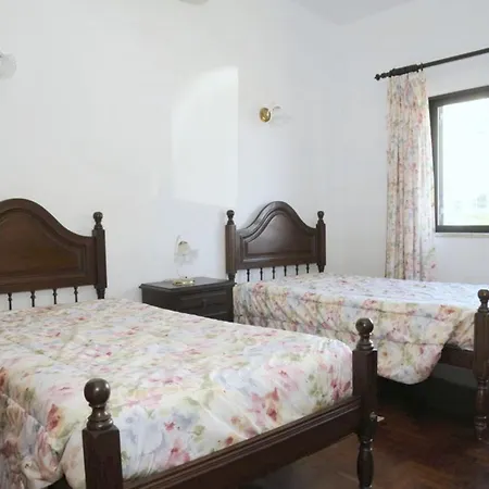 Old Village Area, Walking Distance To Centre And Amenities, Private Pool * Quarteira