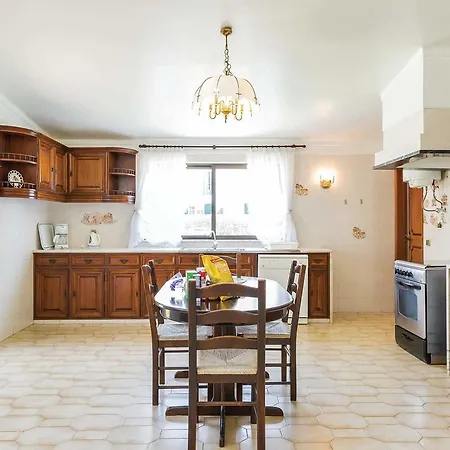 Old Village Area, Walking Distance To Centre And Amenities, Private Pool