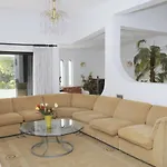 Villa Old Village Area, Walking Distance To Centre And Amenities, Private Pool